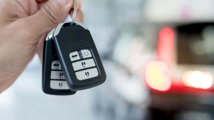 <p>Geçen yıl binek ve hafif ticari olmak üzere toplam satışlarda 193 bin 622 adetle Fiat ilk sırayı aldı. Fiat'ı, 135 bin 645 adetle Renault ve 102 bin 380 satışla Ford takip etti.</p>
<p> </p>
<p> </p>