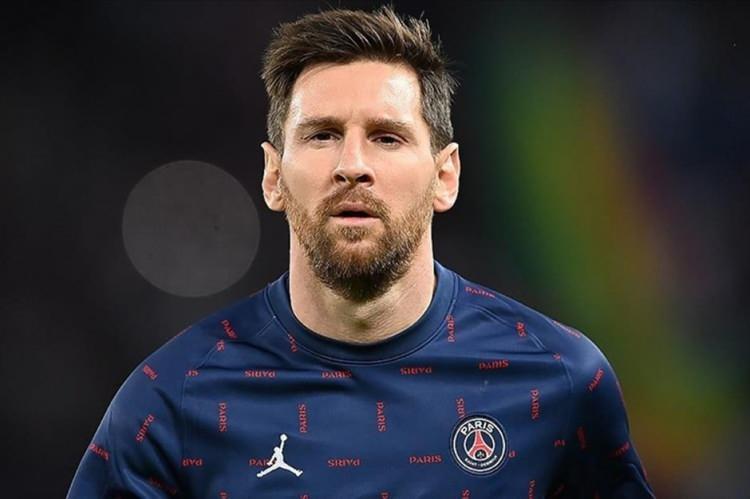 <p><span style="color:#B22222"><strong>FİYATI DUDAK UÇUKLATTI</strong></span></p>

<p><strong>Messi, deniz kenarındaki yeni yalısı için 10.75 milyon dolar ödedi. İşte ünlü yıldızın saray yavrusu evi...</strong></p>
