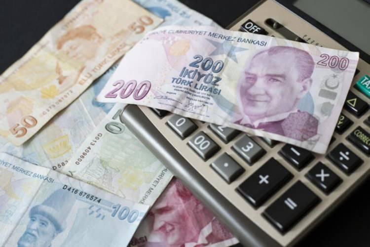 <p>En düşük emekli maaşı artışı için Meclis düzenlemesi gerekiyor. Burada kanun teklifi hazırlandıktan sonra Meclis'e sunuluyor. </p>
