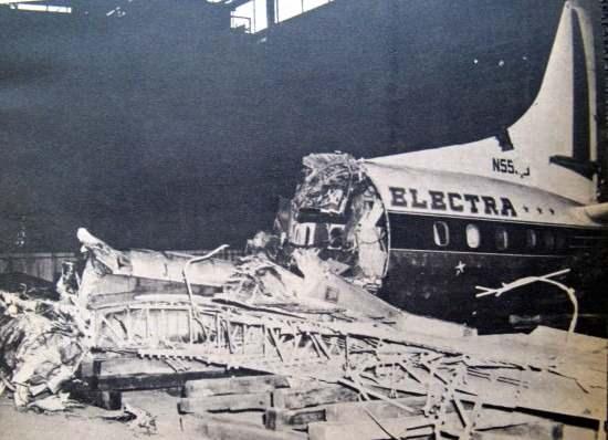 <p>4 Ekim 1960'ta Boston’daki Logan Uluslararası Havalimanı’ndan kalkış yapan bir Eastern Airlines uçağı, havalanır havalanmaz bir sığırcık sürüsüyle çarpıştı. Uçakta bulunan 72 kişiden 62’si hayatını kaybetti.</p>
<p>Lockheed L-188 Electra tipi uçakta üç motorun kuşlarla dolması, uçağın kontrolünü kaybetmesine neden oldu.</p>
<p>Bu kazanın ardından mühendisler kuşların uçaklar için ciddi bir tehdit oluşturabileceğini daha iyi anlamaya başladı. Uçakların kuş çarpmalarına karşı daha dirençli hale getirilmesi için belli standartlar oluşturulmaya başlandı.</p>