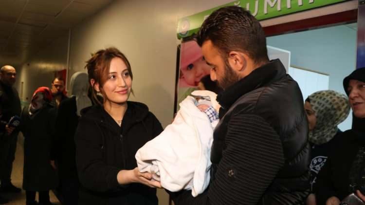 <p>Kahramanmaraş`ta yılın ilk bebeği Necip Fazıl Şehir Hastanesi Kadın Doğum Ek Hizmet Binası doğum servisinde saat 00.00`da dünyaya geldi.</p>
