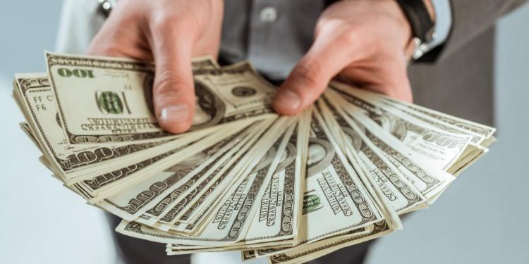 <p>Resmi verilere göre ikili ticaret hacmi 2019'da 1,6 milyar dolardan 2022'de 4,6 milyar dolara çıkarak neredeyse üç katına çıktı.</p>
