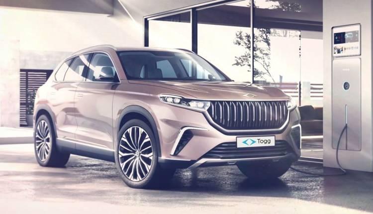 <p>Standart 18 inç jantlara sahip olan V1 donanım tipi, kablosuz şarj, anahtarsız giriş, akıllı telefonla akıllı erişim alt yapısı, karartmalı arka camlar ve otomatik kararan iç dikiz aynası özelliklerine sahip <strong>“teknoloji ve konfor” </strong>paketiyle sunuluyor.</p>