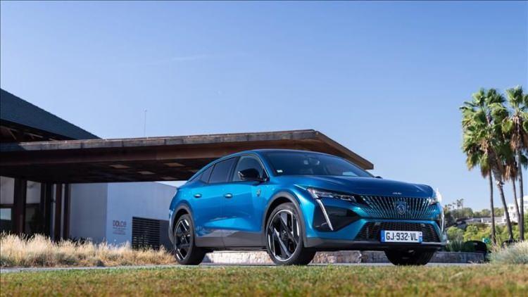 <p><strong>18 - PEUGEOT 408</strong><br />
<br />
Peugeot 408 - 9 bin 729 adet</p>