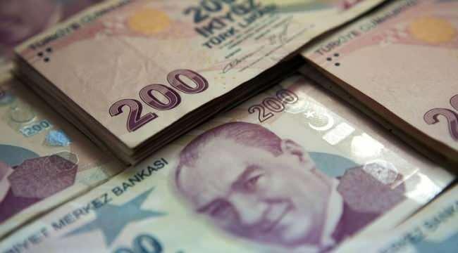 <p><strong>EMEKLİYE ZAM DÜZENLEMELERİ İÇİN 3 FORMÜL</strong></p>

<p>Emekliye zam düzenlemeleri için kök maaş zammı, en düşük emekli maaşı artışı ve refah payı olmak üzere 3 formül masaya geldi.</p>

