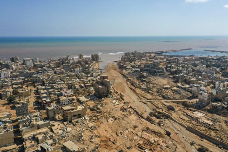 <p>Libya'nın Derne kentinde 10 Eylül’de Daniel fırtınasının neden olduğu sel felaketi, büyük yıkıma ve ölümlere yol açtı, birçok yapıya da zarar verdi.</p>