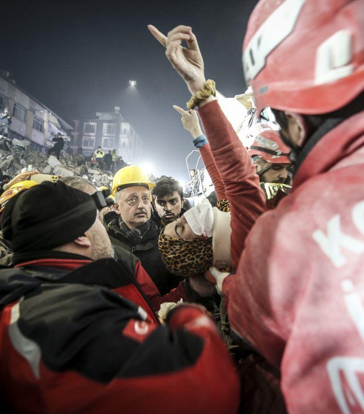 <p>srın felaketi&rdquo; olarak nitelendirilen Kahramanmaraş merkezli depremlerin 209'uncu saatinde, Hatay'ın merkez Antakya il&ccedil;esinde enkaz altında kalan yabancı uyruklu Faez Ghanam ve eşi Fatma kurtarıldı.</p>
