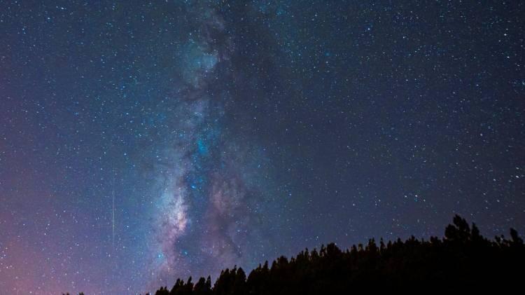 <p>Quadrantid`te saatte 110 ila 120 kadar meteor atmosferden geçiyor.</p>
