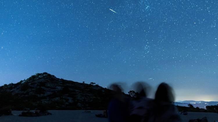 <p>Bu kaya parçalarının çoğu kuyruklu yıldızlardır, ancak bazı meteor yağmurları asteroitler tarafından üretiliyor.</p>