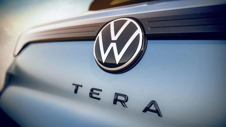 <p><span style="color:#B22222"><strong>VOLKSWAGEN</strong></span></p>
<p>1937 yılında Naziler tarafından "halk arabası" anlamına gelen bir devlet otomobil şirketi olarak kuruldu. "VW" logosu, 1958’den beri kullanılıyor. Anlamı ise Almanca'da insanlar anlamını taşıyan Volks ve arabalar anlamını ifade eden Wagen sözcüklerinin baş harflerinin birleşiminden meydana geliyor.</p>
<p><strong>KAYNAK: EKONOMİM.COM.TR</strong></p>