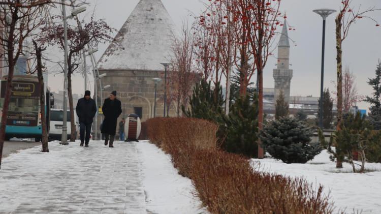 <p>RİZE<br />
<br />
Kar yağışı etkili olacak.</p>