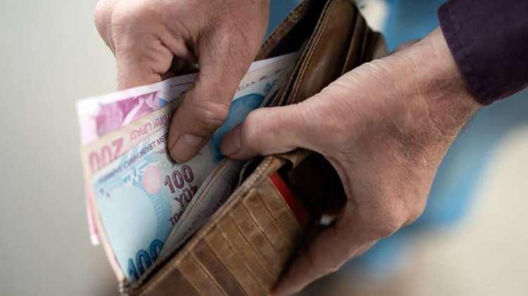 <p>Tahsis numarası son rakamı 4 olanlar ayın 24'ünde,<br />
<br />
Tahsis numarası son rakamı 2 olanlar ayın 25'inde,<br />
<br />
Tahsis numarası son rakamı 0 olanlar ayın 26'sında yapılıyor.</p>