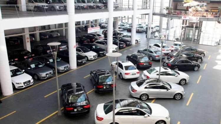 <p>Satışlarda otomobillerin payı yüzde 81, hafif ticari araçların payı da yüzde 19 olarak hesaplandı.</p>