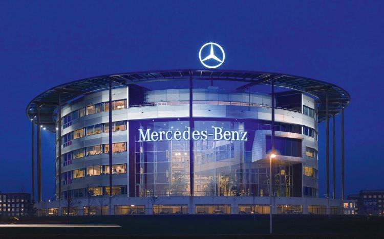 <p><strong>8) MERCEDES-BENZ | 90 BIN 324</strong></p>