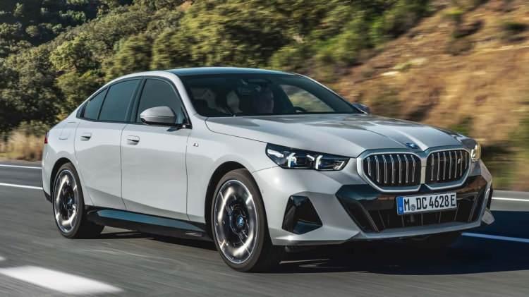 <p><strong>8) BMW 5 SERISI | 36 BİN 357 ADET</strong></p>