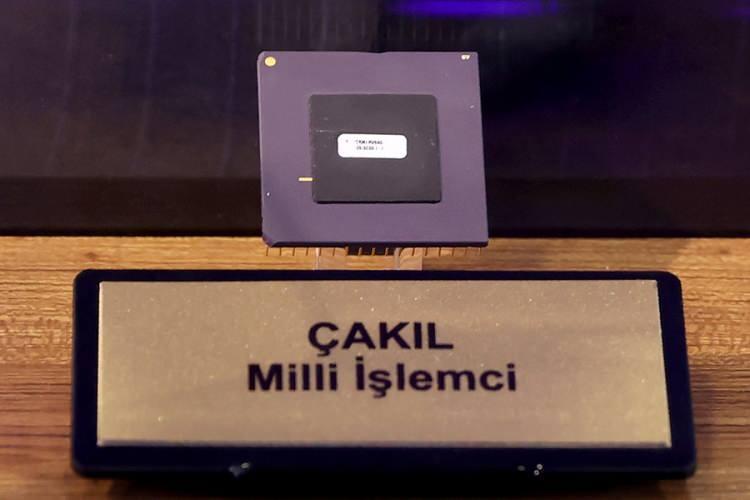 <p><strong>ASELSAN ÇAKIL işlemci</strong></p>
<p> </p>