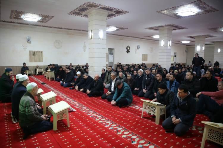 <p><strong>MARDİN</strong></p>
<p>Malatya'da sabah namazında ardından camilerde terör örgütlerine karşı yapılan operasyonlarda şehadete kavuşan Mehmetçikler ve tüm şehitler için dua edildi.</p>
