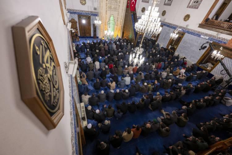 <p><strong>ANKARA</strong></p>

<p>Hacı Bayram-ı Veli Camisi'nde, Irak'ın kuzeyindeki Pençe-Kilit Harekatı bölgesinde teröristlerle çıkan çatışmada şehit olan askerler için tüm camilerde sabah namazında dua okundu.</p>
