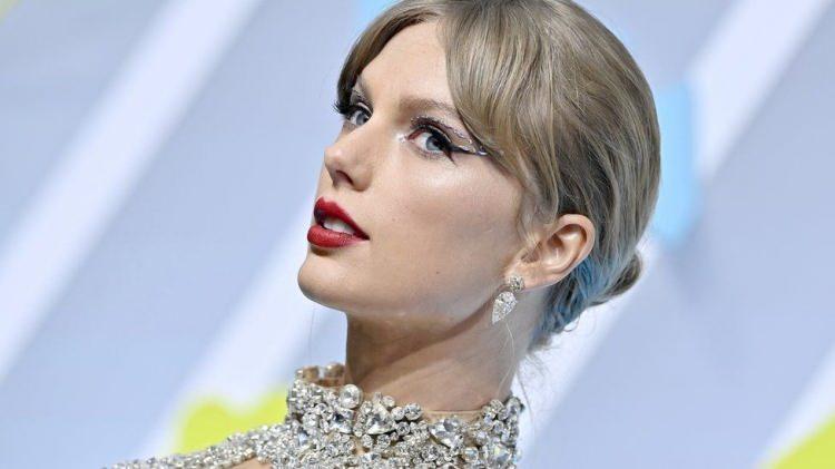 <p>Real Madrid'in stadı ilk olarak mayıs ayında Taylor Swift konserine ev sahipliği yapacak. </p>
