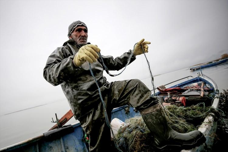 <p>Kuraklığın etkisiyle bir dönem bataklığı andıran görüntüye bürünen göl, bölgenin aldığı yağışlarla 5 metre derinliğe ulaşarak genişledi.</p>
