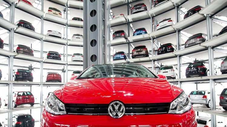 <p>2024'ün ikinci çeyreğinden itibaren birçok aracında standart olacak olan özellik ilk olarak ID.3, ID.4, ID.5, ID.7, Tiguan, Passat ve Golf modellerine gelecek. </p>
<p> </p>
