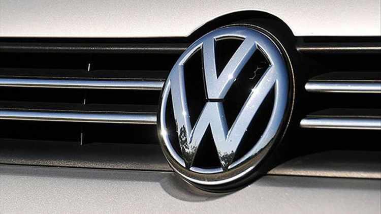 <p>Kendi asistan sisteminin multimedya kotrolü, navigasyon, klima gibi kontrolleri zaten yapabildiğini belirten Volkswagen, ChatGPT ile sezgisel ve ileri düzey bir etkileşim sağlanacağını açıkladı. </p>
