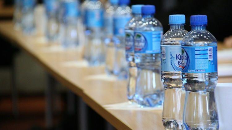 <p>Columbia'da biyofizikçi olan çalışmanın ortak yazarı Wei Min, numuneleri test etmek için kullanılan lazer yönteminin mucitlerinden biriydi.</p>