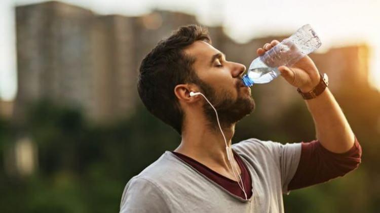<p>Çalışmanın ardından Uluslararası Şişelenmiş Su Birliği, "Şu anda nano ve mikroplastik partiküllerin potansiyel sağlık etkileri konusunda hem standartlaştırılmış (ölçüm) yöntemlerin bulunmadığını hem de bilimsel bir fikir birliği olmadığına varılmıştır.</p>