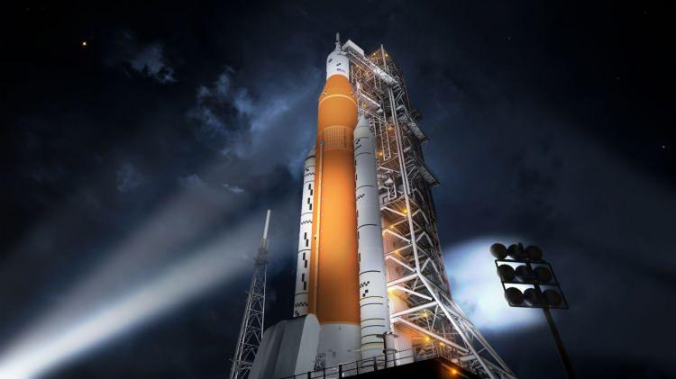 <p>NASA'nın merakla beklenen Ay'a dönüşünü 2026 yılına ertelemesiyle birlikte, sosyal medya bir kez daha insanoğlunun Ay uydumuzu hiç ziyaret etmediği iddialarıyla dolup taştı.</p>