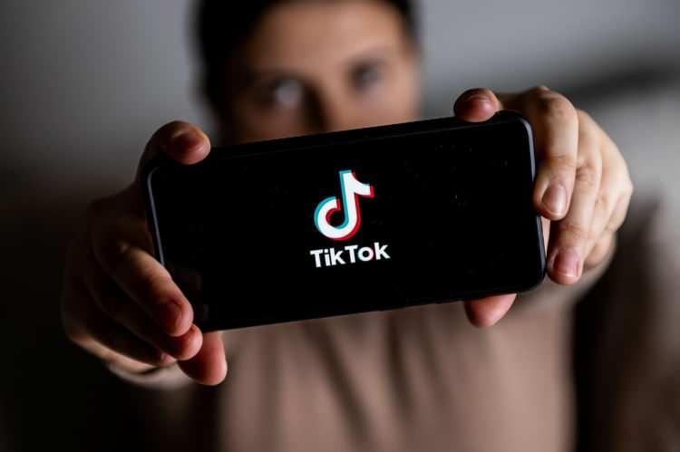 <p><strong>19) TIİKTOK</strong></p>