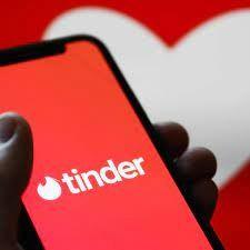 <p><strong>11) TINDER</strong></p>
