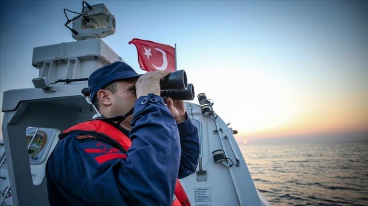 <p>Sahil güvenlik Komutanlığı’nda çalışanlar</p>