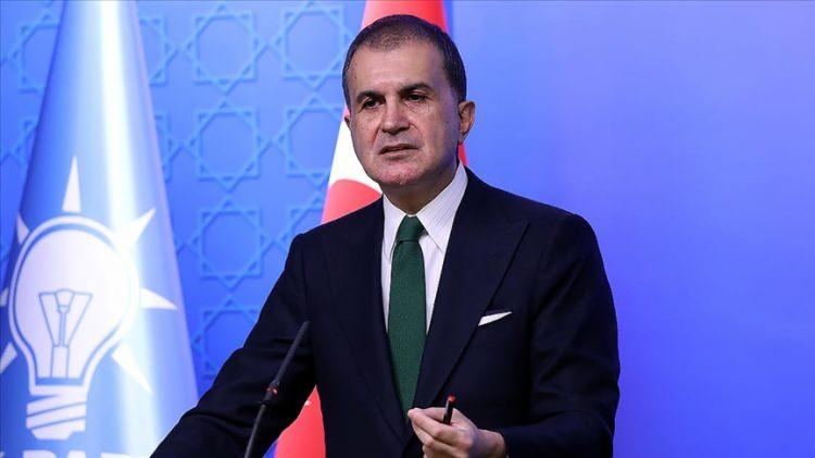 <p><strong>AK PARTİ GENEL BAŞKAN YARDIMCISI VE PARTİ S&Ouml;ZC&Uuml;S&Uuml; &Ouml;MER &Ccedil;ELİK:</strong></p>

<p>&nbsp;</p>

<p>"Acımız &ccedil;ok b&uuml;y&uuml;k. Şehitlerimize Allah rahmet eylesin. Mekanları cennet olsun. Şehitlerimizin kederli ailelerine, T&uuml;rk Silahlı Kuvvetlerimize ve y&uuml;ce milletimize başsağlığı diliyoruz."</p>

