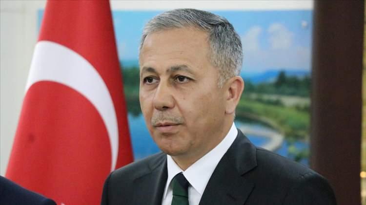 <p>İ&Ccedil;İŞLERİ BAKANI ALİ YERLİKAYA:</p>

<p>"Milletimizin başı sağ olsun. Pen&ccedil;e Kilit Harekat B&ouml;lgesinde Şehit Olan Kahraman Mehmet&ccedil;iklerimize Allah&rsquo;tan rahmet; Şehit Ailelerimize, Kahraman Ordumuza ve Milletimize başsağlığı diliyorum. Şehitlerimizin makamları &acirc;li olsun. Yaralı Mehmet&ccedil;iklerimize acil şifalar diliyorum.</p>

<p>Aziz Milletimizin bilmesini isterim ki; vatan uğruna, ay yıldızlı şanlı bayrağımız uğruna şehit d&uuml;şen kahraman evlatlarımızın kanı yerde kalmadı, kalmayacak. Son ter&ouml;rist etkisiz hale getirilinceye kadar durmayacağız, duraksamayacağız.</p>

<p>Bu hainlere yaptıklarının hesabını tek tek soracağız."</p>
