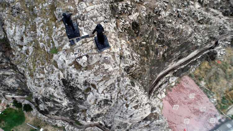 <p><strong>Amasya:</strong><br />
<br />
Elma, Ferhat ile Şirin, Amasya Genelgesi</p>
<p> </p>