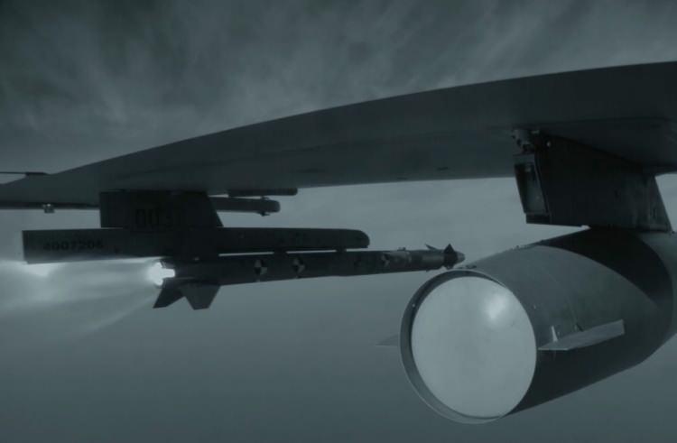 <p>Bozdoğan ve Gökdoğan Füzelerinin 25'er adetlik Düşük Ölçekli İlk Üretim ve F-16 PO-III uçaklarına entegrasyonuna yönelik olarak hazırlanan "GÖKTUĞ F-16 PO-III Entegrasyonu ve Düşük Ölçekli İlk Üretim Tedariki Projesi Sözleşmesi" 7 Temmuz 2023'de imzalanmıştı.</p>
