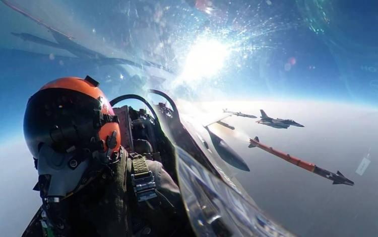 <p>Görüş İçi (BOZDOĞAN-GİF) ve Görüş Ötesi (GÖKDOĞAN-GÖF) olmak üzere F-16 PO-I uçakları için iki farklı konfigürasyonda füzenin tasarım ve geliştirmesinin gerçekleştirilmesi,</p>
