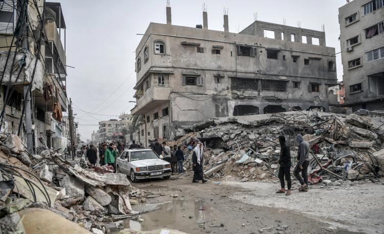 <p>Uzmanlar, Güney Afrika'nın delillerini, İsrail'in muhtemel savunmalarını, Güney Afrika'nın acil ihtiyati tedbir alınması talebini ve ihtiyati tedbir kararlarının etkisini  değerlendirdi.</p>
