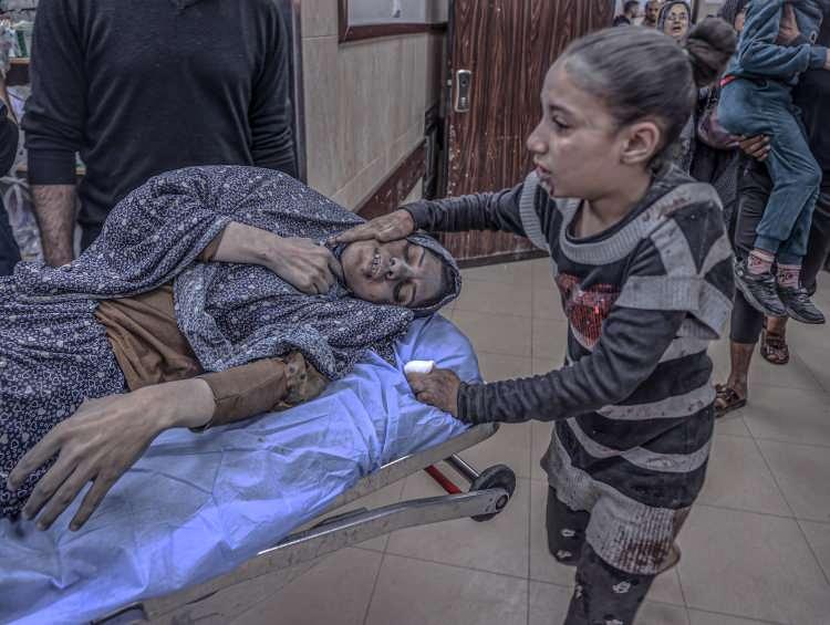 <p>İSRAİL'İN SAVUNMASI ZAYIF</p>
<p>SOAS Üniversitesi Hukuk Bölümü ve Filistin Çalışmaları Merkezi üyesi Dr. Nimer Sultany, Güney Afrika'nın başvurusunda İsrailli devlet yetkilileri ve generaller tarafından soykırım niyetini ifade eden birçok açıklamanın sıralandığını söyledi.</p>