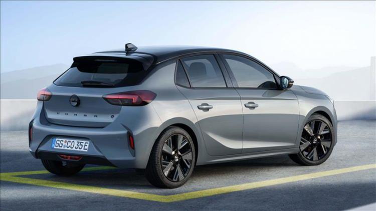 <p>Opel Corsa 1.2 75 hp benzinli manuel - 2023 model</p>
<p>Fiyat: 992 bin 900 TL</p>