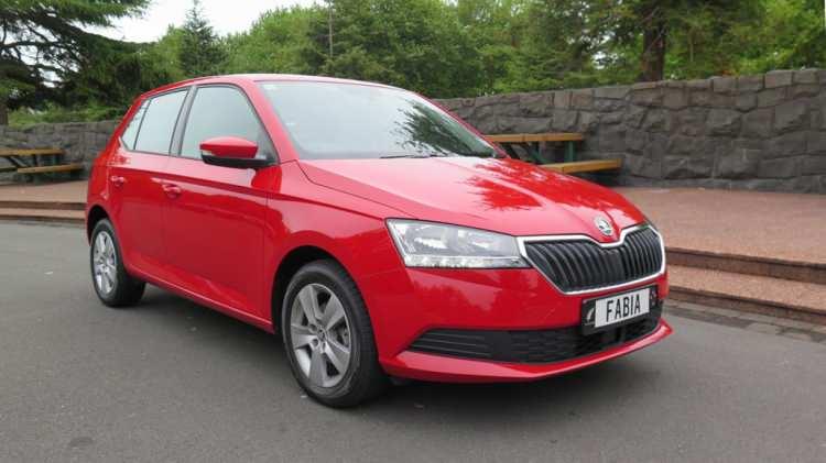 <p>Skoda Fabia 1.0 TSI 95 hp Elite benzinli manuel - 2023 model</p>
<p>Fiyat: 989 bin 900 TL</p>