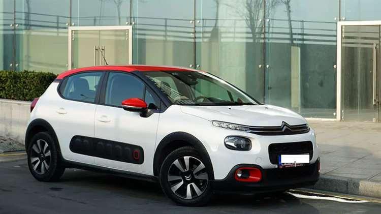 <p>Citroen C3 1.2 Puretech 83 hp Feel Bold - 2024 model</p>
<p>Fiyat: 872 bin 800 TL</p>