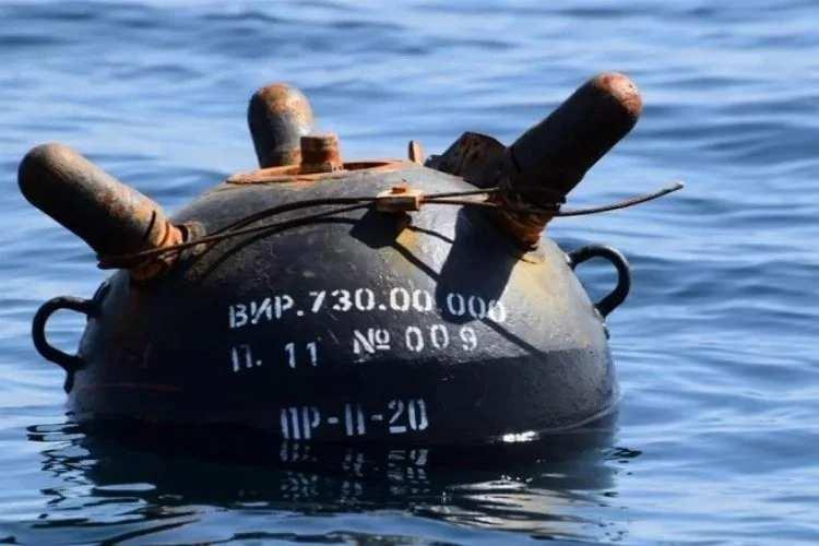 <p>Üç kıyıdaş NATO müttefiki ülkenin "MCM Black Sea" inisiyatifiyle operasyonel olarak işlevsel halde Karadeniz'i tekrar güvenli bir bölge haline getirmek için çalışmalarına devam edeceği vurgulanıyor.</p>