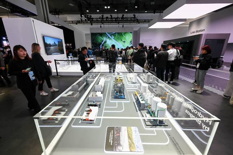 <p> Fuarda bulunan Hyundai standı görüntülendi.</p>
<p> </p>