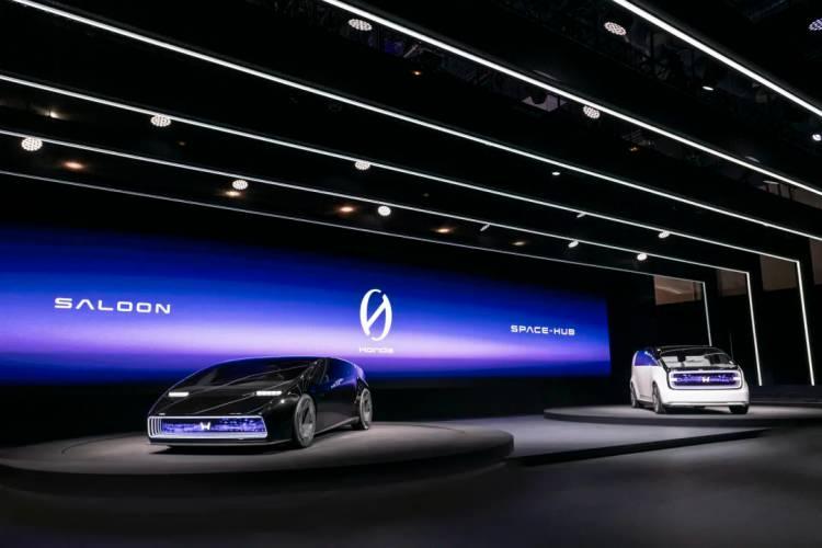 <p><span style="color:#B22222"><strong>22) HONDA CES 2024'TE IKI FÜTÜRISTIK 0 SERISI EV KONSEPT MODELINI TANITTI</strong></span></p>