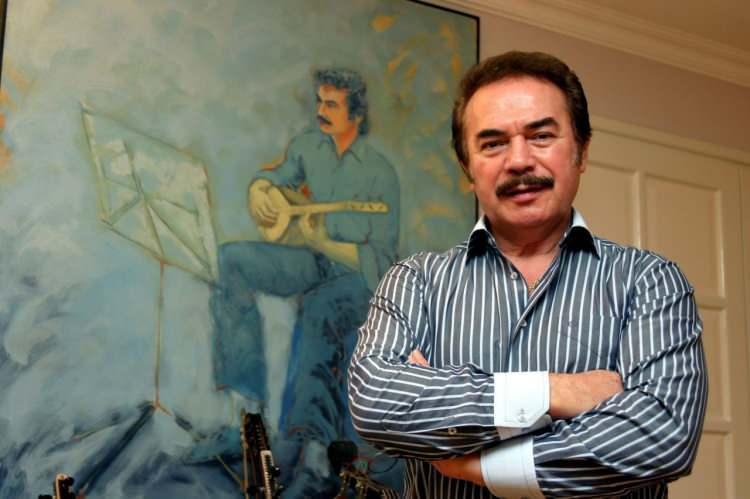 <p><span style="color:#000000"><strong>KALE GİBİYİM KİTAPLAR YAZIYORUM</strong></span></p>