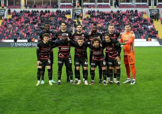 <p>16. Gaziantep FK: 260.500.613 - 338.650.796</p>
