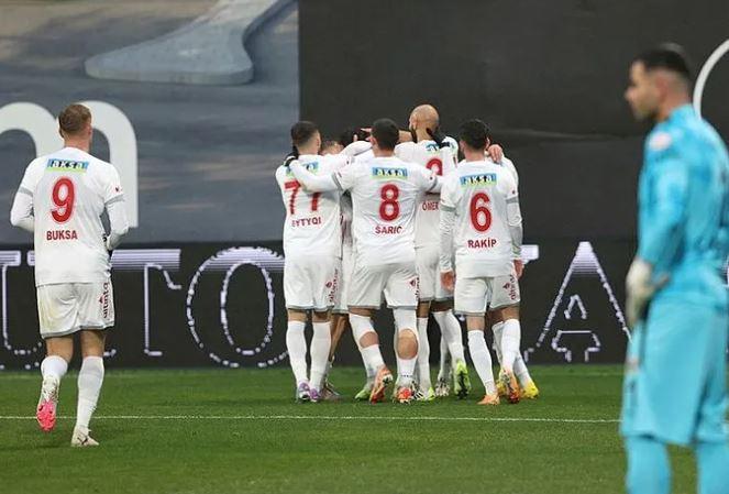 <p>13. Antalyaspor: 249.666.963 - 324.567.052</p>
