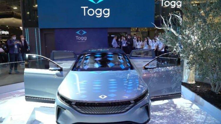 <p>2023 yılında Türkiye'nin en çok satan elektrikli otomobil üreticisi olan Togg, yeni sedan modelinin sülietinin yer aldığı bir video paylaştı. </p>
