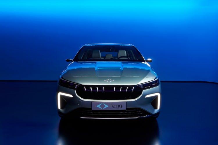 <p>160 kW / 217 beygir güç ve 350 Nm tork üreten T10F, RWD (arkadan itiş), iki farklı batarya seçeneğiyle 350+ ve 600 kilometreye varan menzillere sahip olacak.</p>

<p> </p>
